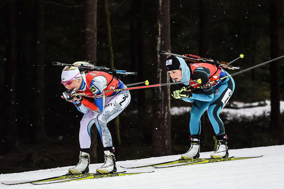 Biathleten können in der neuen Lauf- und Schießhalle realitätsgetreu trainieren.