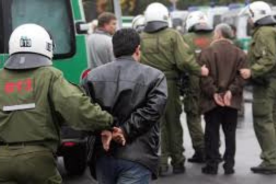 Die Polizei hatte laut eigenen Angaben große Schwierigkeiten, die Lage unter Kontrolle zu bekommen. (Symbolbild)