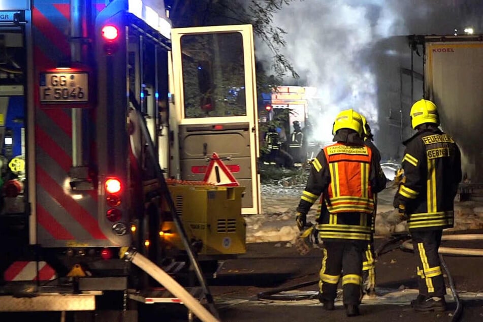 Die Feuerwehr war mit einem Großaufgebot vor Ort.