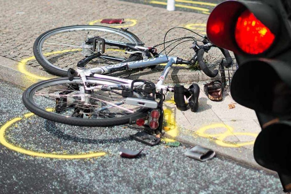 Weil sie bei "Rot" fuhr, kam es vermutlich zu dem Zusammenstoß mit einem anderen Radfahrer.