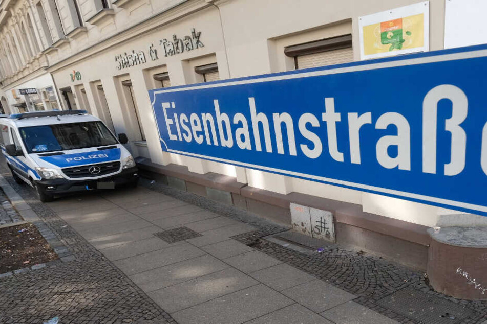Die Eisenbahnstraße wird gegen Abend stark gestreift. (Symbolbild)