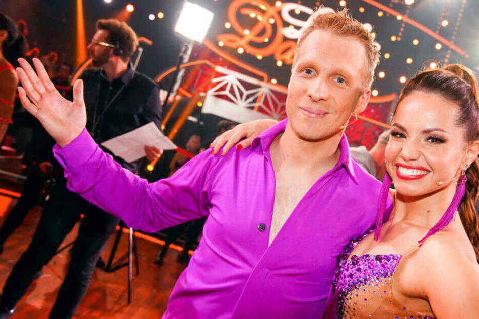 Da kann man nix machen: Oliver Pocher und Tanzpartnerin Christina Luft sind bei "Let's Dance" leider draußen.
