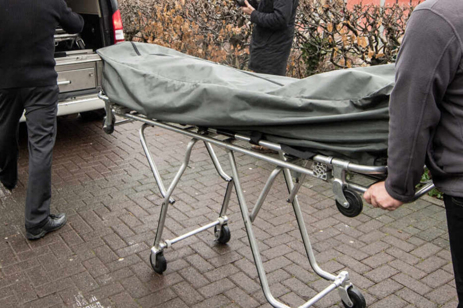 Eine Obduktion der Leiche zur Klärung der Todesumstände wurde beantragt (Symbolbild).