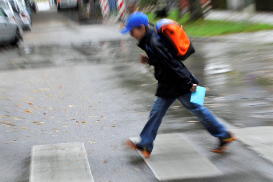 Nur keine hektik: Unter Zeitdruck schwindet die Aufmerksamkeit der Kinder im Straßenverkehr und erhöht somit das Unfallrisiko