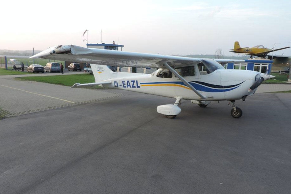 An dem Flugzeug entstand erheblicher Sachschaden.