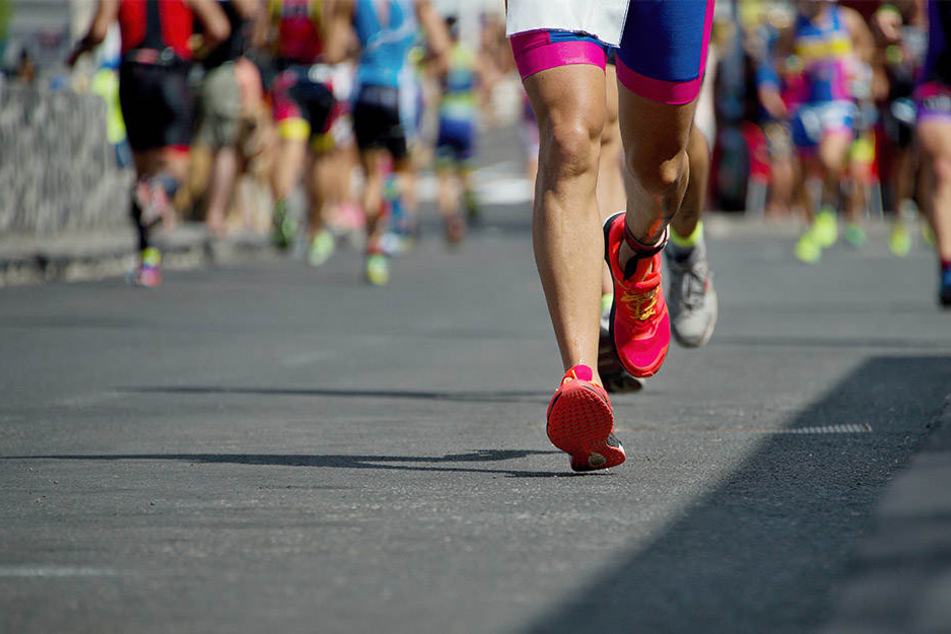 Hunderte Läufer werden am Sonntag den Leipziger Halbmarathon bestreiten. (Symbolbild)