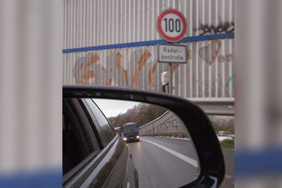 Am Bielefelder Berg gilt Tempo 100, zum Ärger vieler Autofahrer.