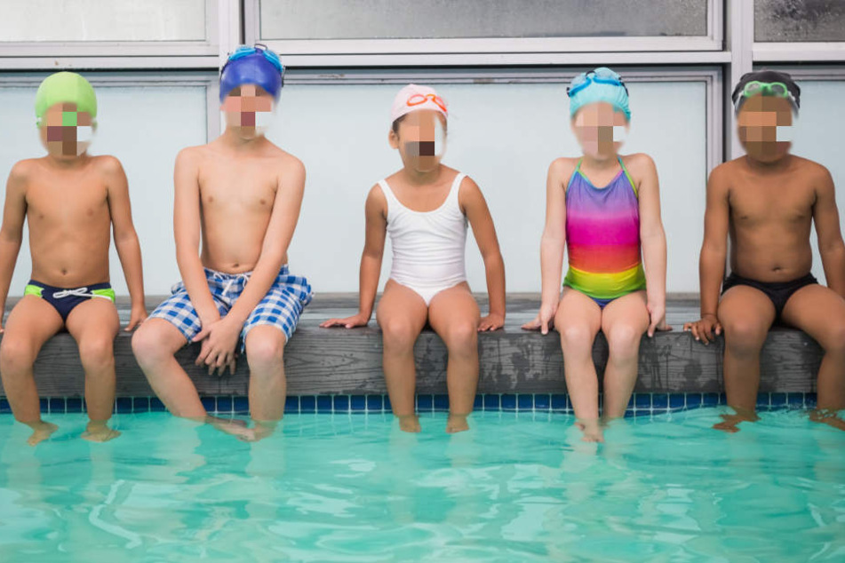 Der 24-Jährige wurde von einem Gast erwischt, wie er den Kindern beim Umziehen zuschaute. (Symbolbild)