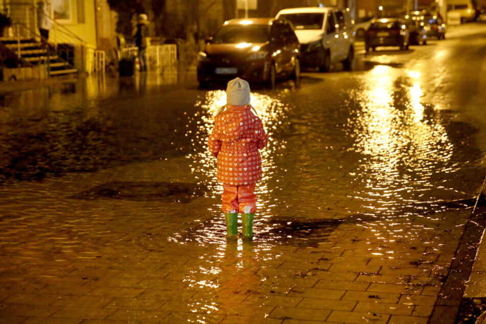 Seit Mitternacht sinken die Wasserstände allerdings wieder.