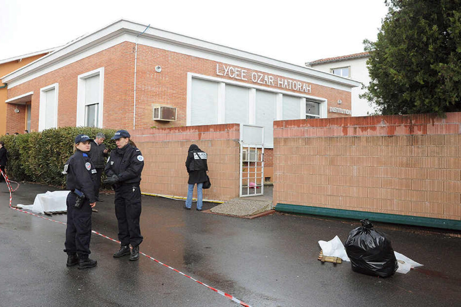 In einem Gymnasium wurden offenbar mehrere Menschen verletzt. (Symbolbild)