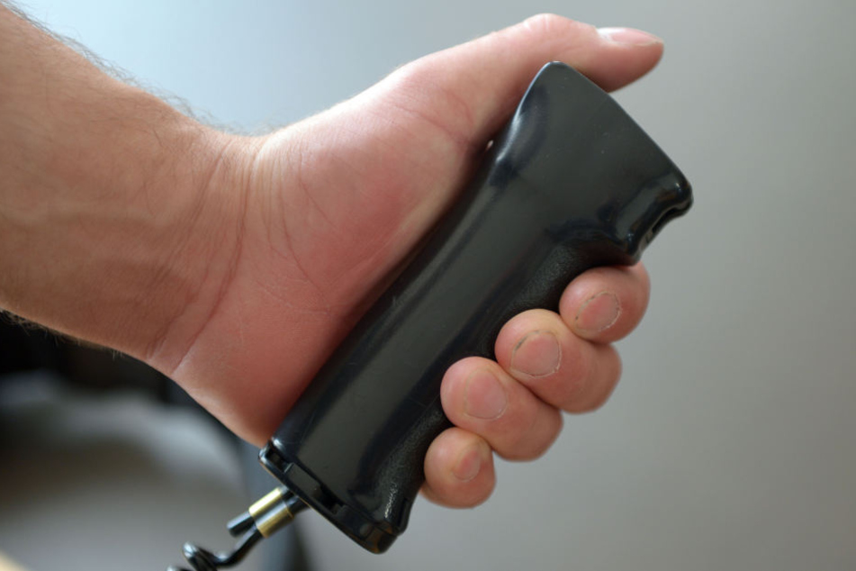 Keiner der beiden Männer wollte auf seinen Parkplatz verzichten, bis einer ein Pfefferspray zog. (Symbolbild)