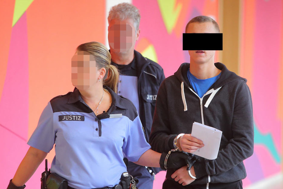 Robert M. (19) versuchte noch abzuhauen - am Ende aber wurde auch er geschnappt.
