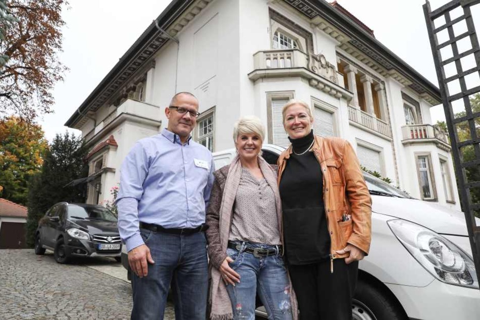 Hier soll künftig Bedürftigen geholfen werden: Vereins-Chef Ingolf Knajder (54), Sängerin Linda Feller (51) und Barbara Lässig (60).