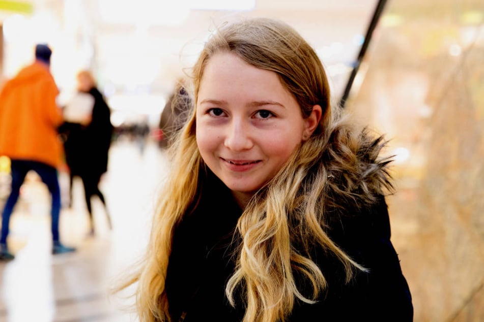 Nina (16).