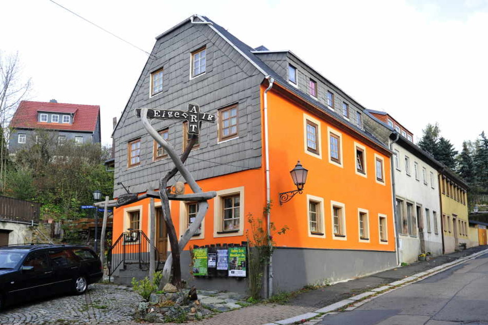 Denn in seiner Hainichener Kultkneipe "EigenARTig" hat der Wirt in nächster Zeit viel vor.