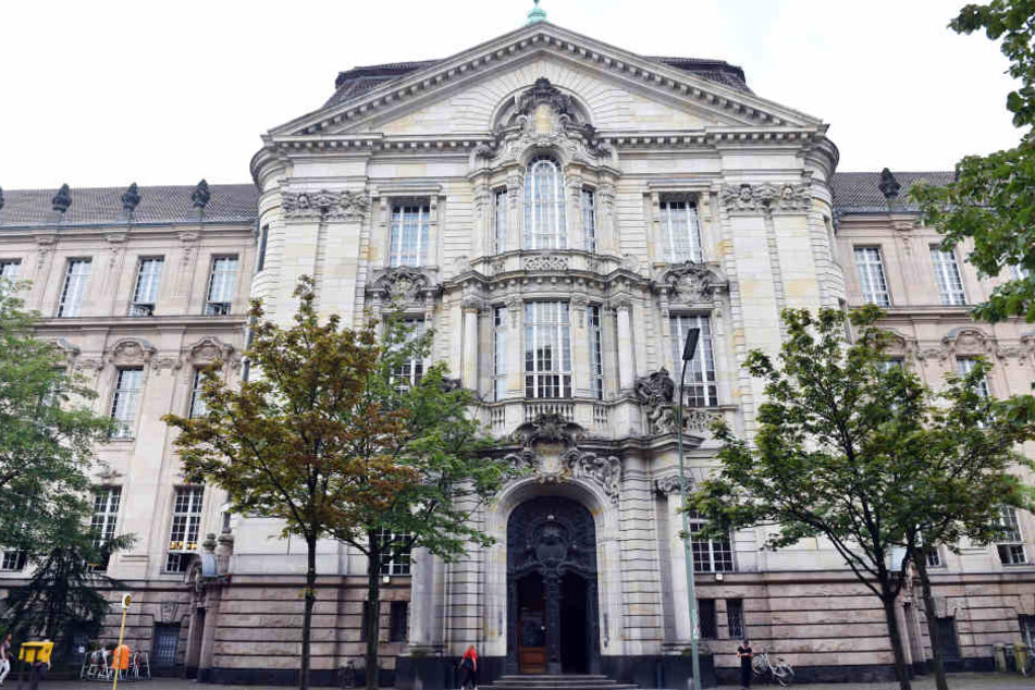 Ein 17-Jähriger wurde vom Berliner Landgericht zu zwei Jahren Gefängnis verurteilt.
