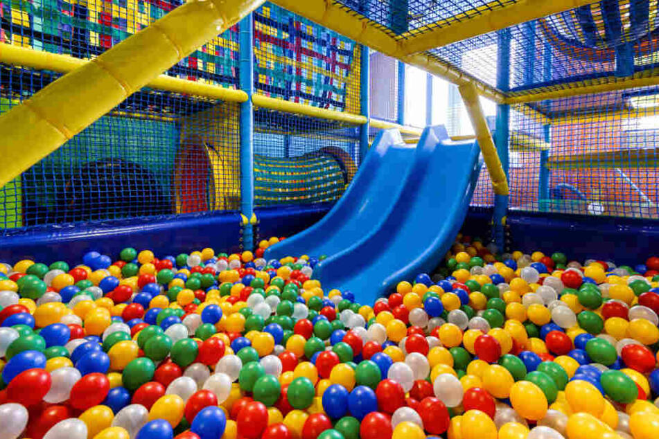 Sieht harmlos aus, kann aber zum Himmelfahrtskommando werden: Indoor-Spielplatz mit Bällebad.