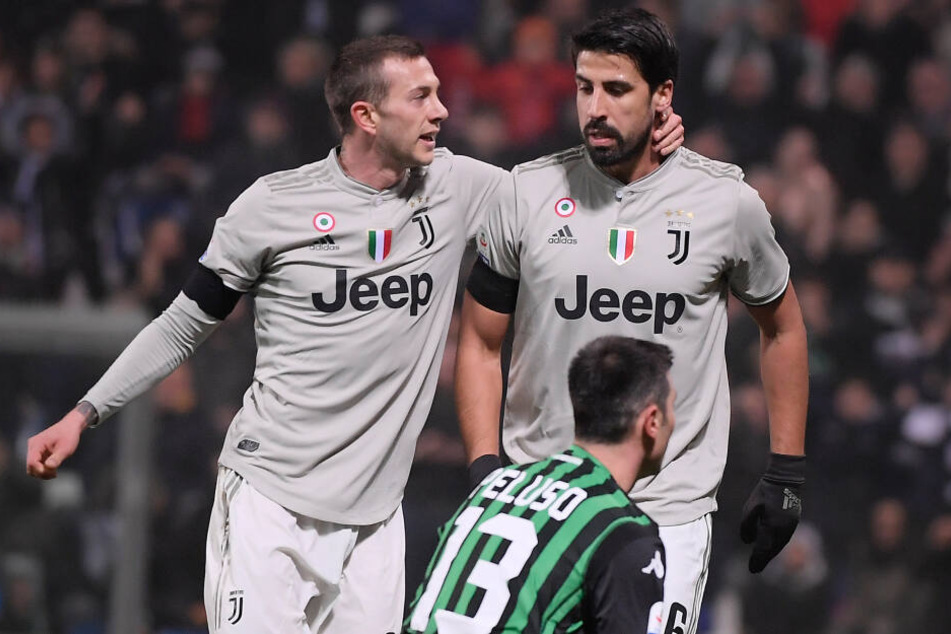 Sami Khedira hatte letzte Saison nicht allzu viel zu feiern. Hier nach seinem Treffer gegen Sassuolo Calcio mit Teamkollege Federico Bernardeschi.