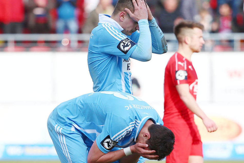 Die Chemnitzer Daniel Frahn und Tim Danneberg können ihr Unglück nicht fassen.