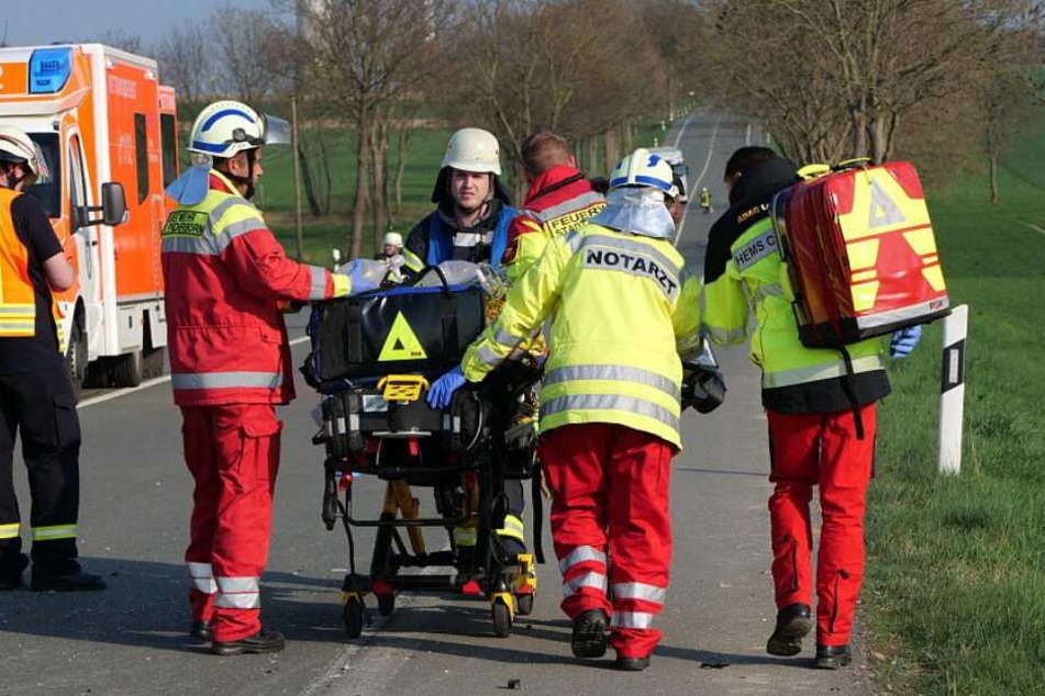 Zahlreiche Rettungskräfte kümmerten sich um die Verletzten.
