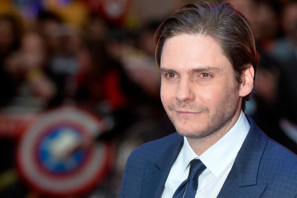 Daniel Brühl wird von seiner Mutter "Schmeißfliege" genannt.