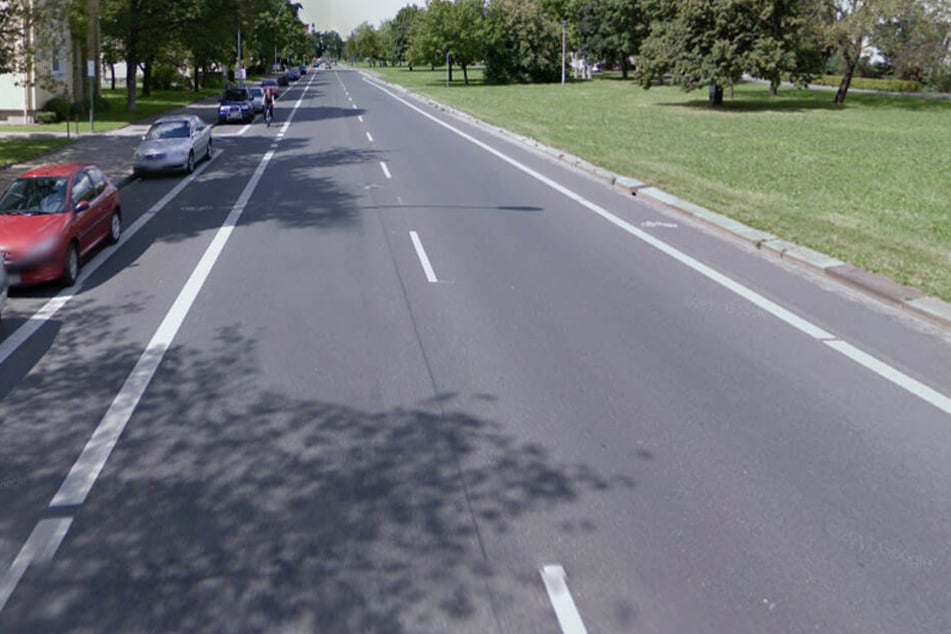 Auf der Striesener Straße wurde eine Seniorin ausgeraubt.