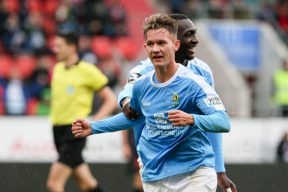 Tor für den CFC!, Erik Tallig und Tarsis Bonga jubeln nach dem Treffer zum 1:1.