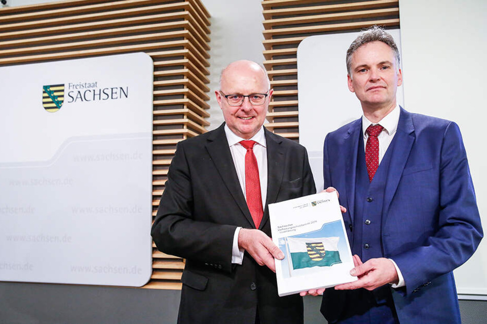 Innenstaatssekretär Günther Schneider (64, CDU, l.) und Verfassungsschutz-Chef Gordian Meyer-Plath (50) stellten die neuesten Erkenntnisse vor.