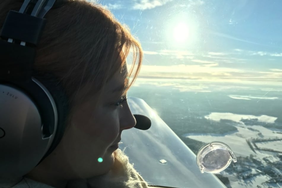 Lisa Zosel über den Wolken.