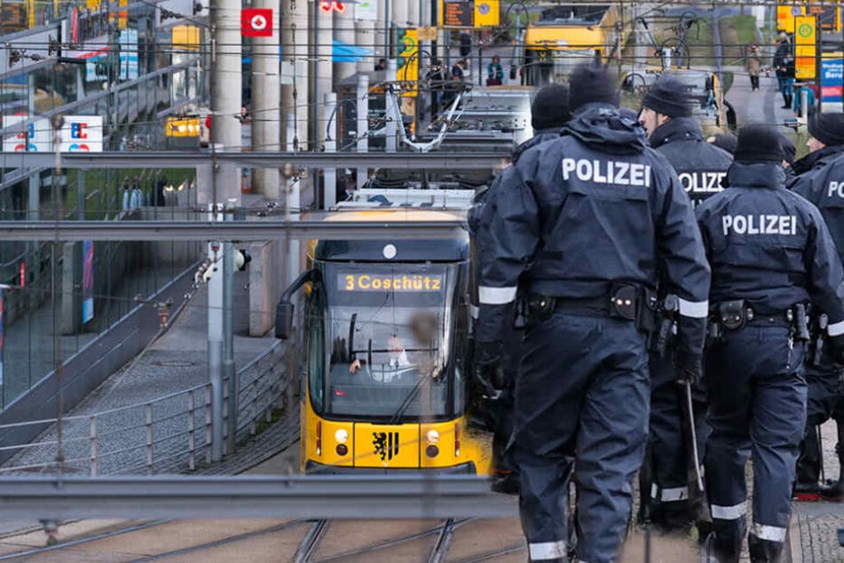 Schwerstarbeit für die Polizei. Am Hauptbahnhof Nord gingen zwei Jugendgruppen aufeinander los.