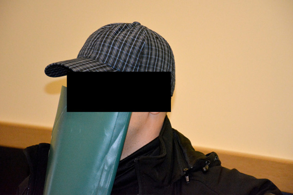 Maik K. (30) schrieb Lieder, die den NSU verherrlichen. Trotzdem wurde er jetzt freigesprochen.