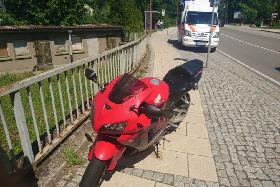 Mit seinem Motorrad stürzte der Mann.