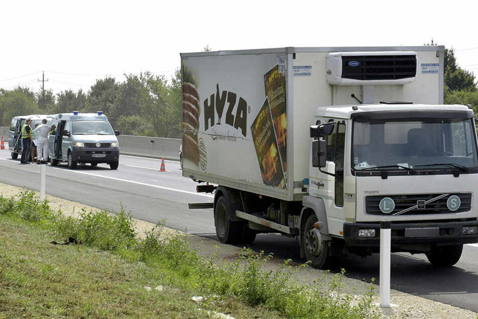 Am 27. August 2017 waren die Flüchtlinge auf der A4 zwischen Parndorf und Neusiedl in Österreich gefunden worden.