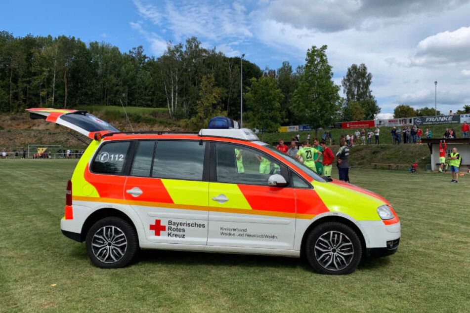 Nach seiner Schweren Verletzung beim Testspiel gegen Zweitligist Jahn Regensburg, musste Härtel ins Krankenhaus gebracht werden.