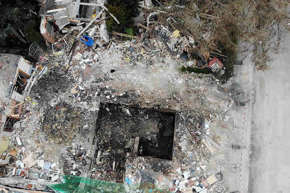Nur noch ein Loch zeugt von dem Haus, das gegen 4 Uhr nachts am Freitag explodierte.
