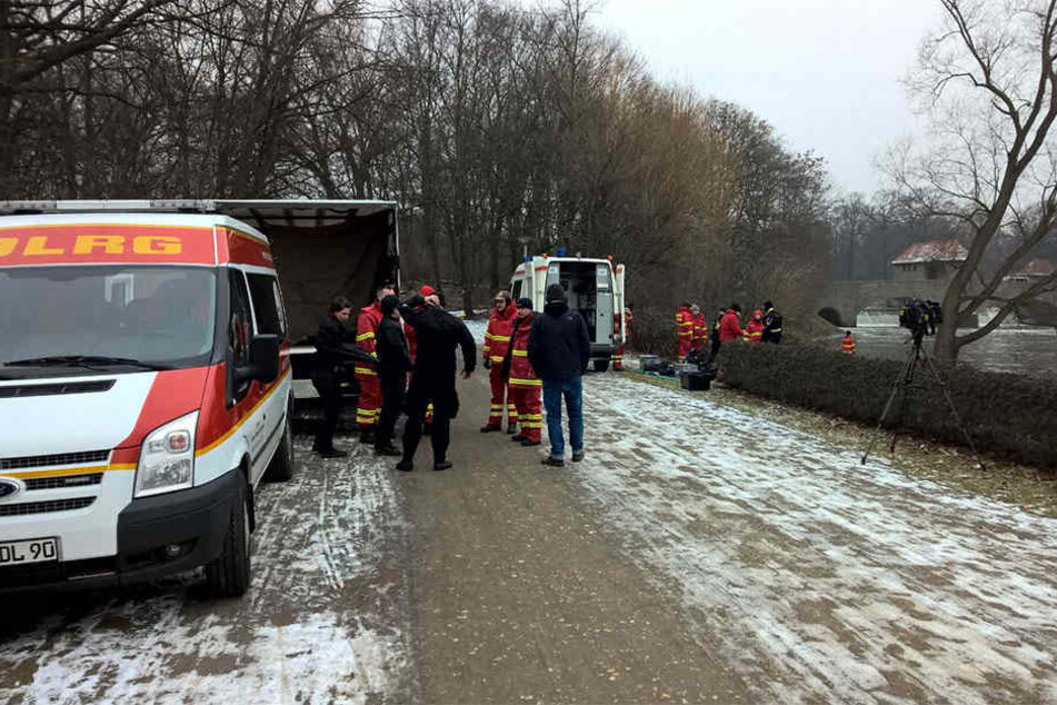 Auch Einsatzkräfte des DLRG aus Leipzig und dem Bezirk "Obere Elbe" waren am vergangenen Wochenende an der Suche nach der verschwundenen Frau beteiligt.