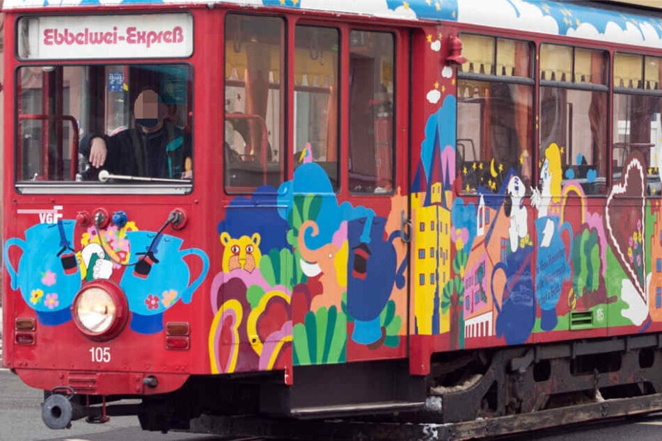 Unverwechselbar: Der Ebbelwei-Express gehört fest zum Frankfurter Stadtbild.