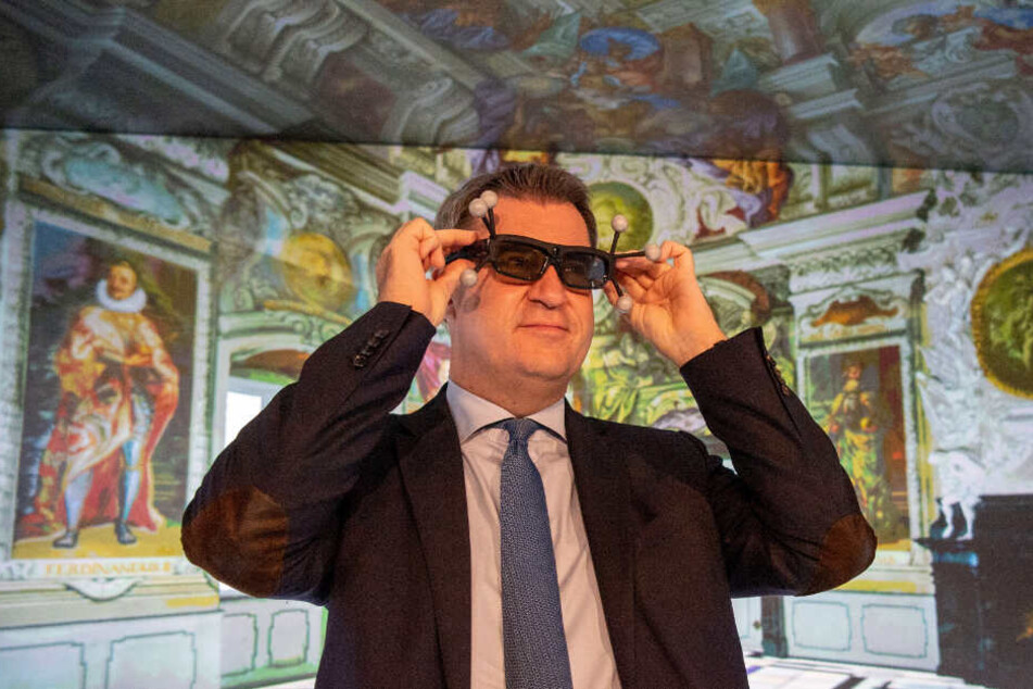 Markus Söder bei einem Besuch des Rechenzentrums in Garching bei München.