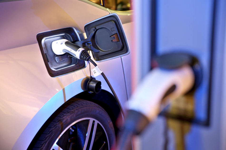 Ohne gute Ladeinfrastruktur lohnen sich Elektroautos kaum.
