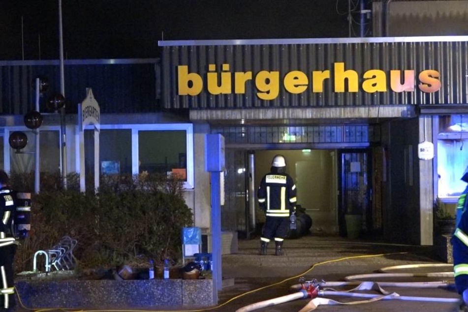 Einsatzkräfte bekamen die Flammen zügig in den Griff.