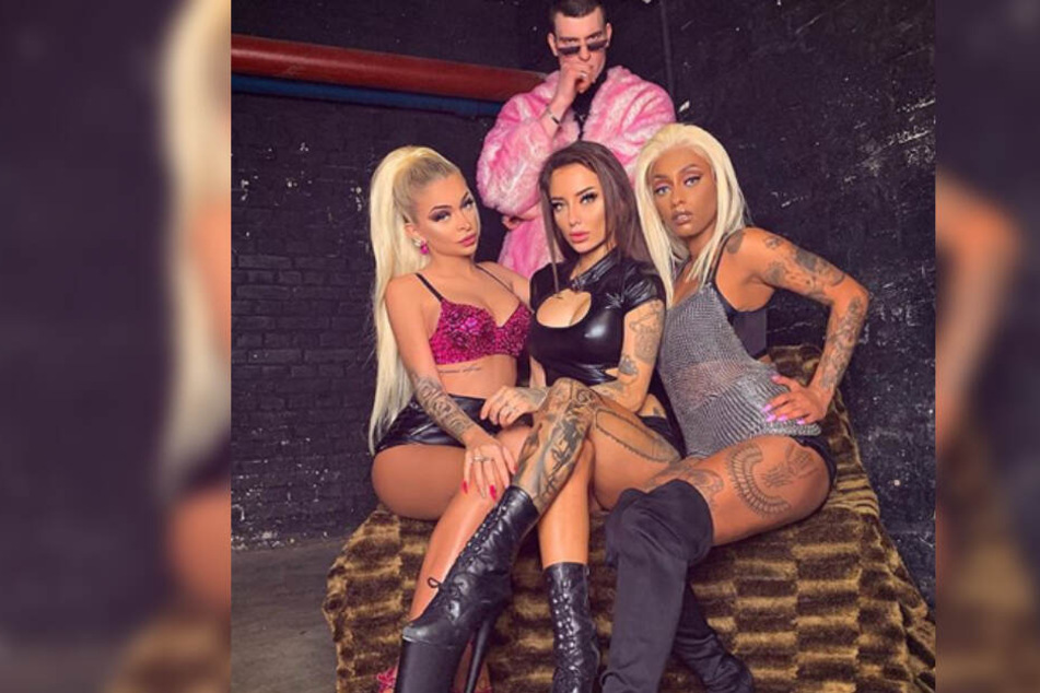 Katja (22) und Rapperin Nura (31, re.) machen gemeinsame Sachen.