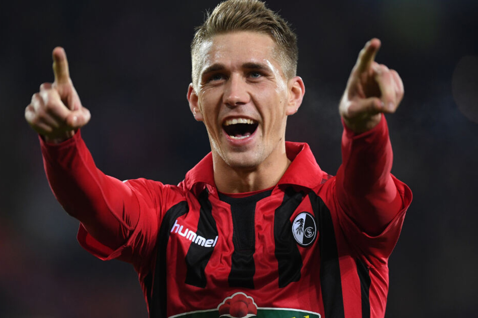 Stürmer Nils Petersen beteuert, in Freiburgs Mannschaft fährt keiner ein teures Auto.