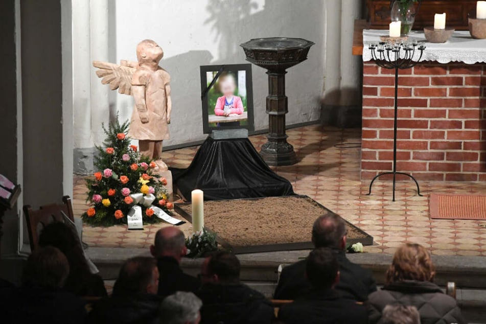Bürger nehmen in der Christuskirche an einer Trauerfeier zum Gedenken an das sechsjährige Mädchen, das am 12.01.2019 in Torgelow getötet wurde teil. (Archivbild)