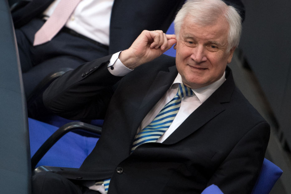Bundesinnenminister Horst Seehofer will Dschihadisten den deutschen Pass entziehen.