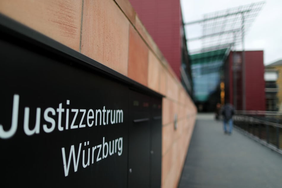 Der Prozess findet vor dem Landgericht in Würzburg statt (Symbolbild).