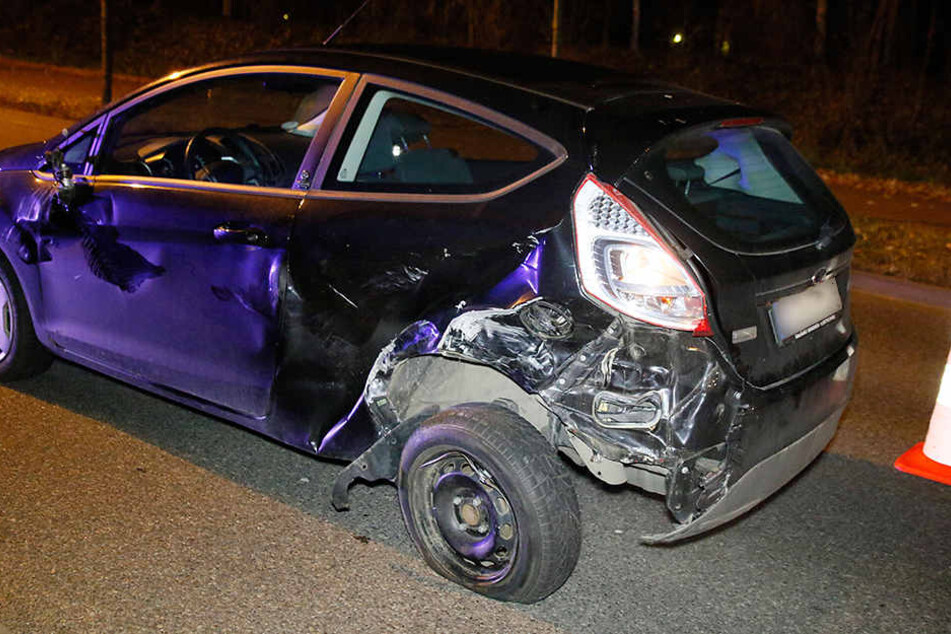 Die Ford-Fahrerin rammte beim Spurwechsel einen Passat.