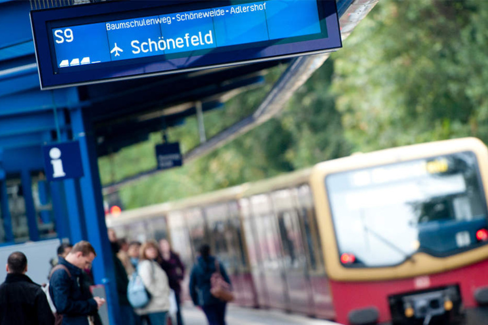 Am S-Bahnhof Treptower Park ergriff der Täter die Flucht. (Symbolbild)