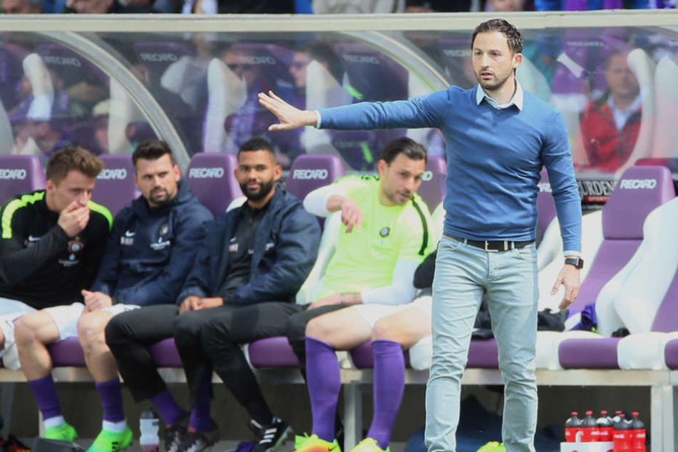 Aues Trainer Domenico Tedesco begann seine Trainerlaufbahn im Nachwuchs des VfB Stuttgart.