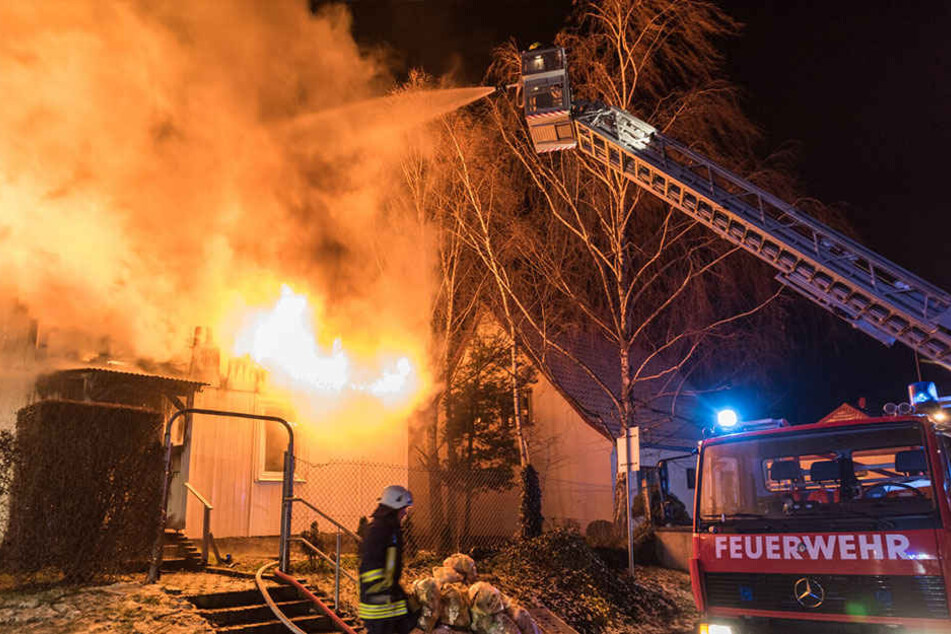 Mehrere Ortsfeuerwehren bekämpften den Brand.