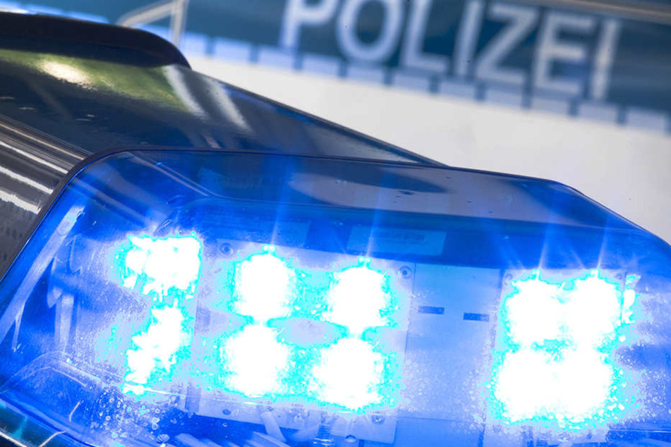 Der junge Mann muss derzeit auf der Intensivstation behandelt werden. (Symbolbild)